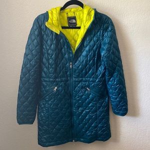 The North Face Quilted Puffer Coat in Teal with Lime Liner